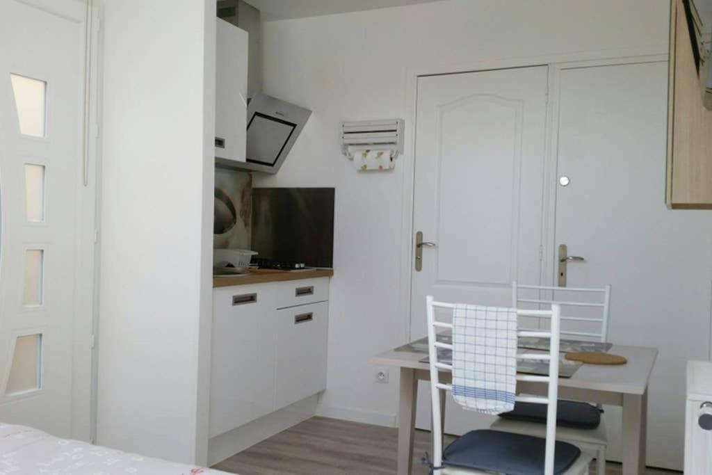 Apartamento Studio Cosy Douillet Et Fonctionnel Savigny-le-Temple Exterior foto